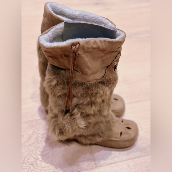 NEW!Cute boots - Picture 3 of 5